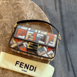 BAGUETTE SHOULDER BAG