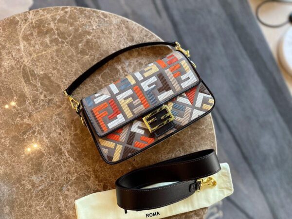 BAGUETTE SHOULDER BAG - Image 2