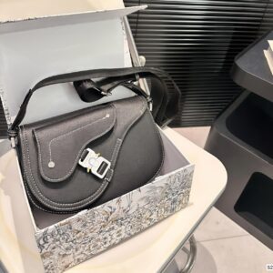BLACK CROSS BODY BAG