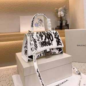 GRAFFITI GLAM HANDBAG