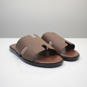 BROWN H SLIPPER