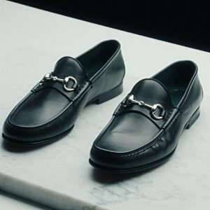 SILVER BUCKLE HORSEBIT LOAFER