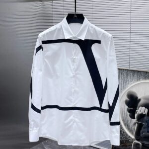 BIG V CREST SHIRT