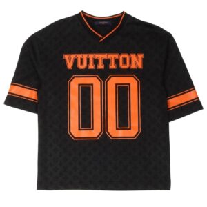 SPORTY V NECK T-SHIRT