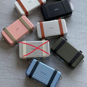 SIGNATURE TRAVEL CASE BAG