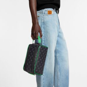 NOIR GREEN TOILETERY POUCH