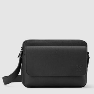 BLACK FLAPPY POUCH