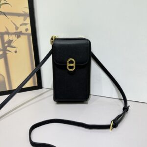 BLACK LUXE CROSSBODY