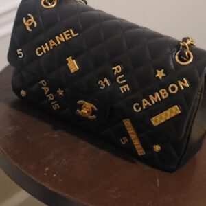 AURELIA TYPO QUILTED BAG