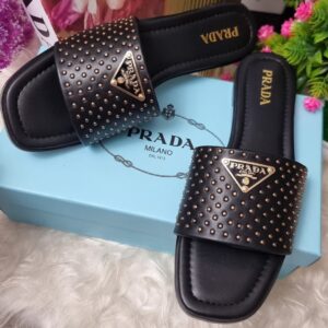 ROYAL STUD SLIDES