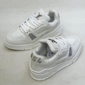 STUD SNEAKERS